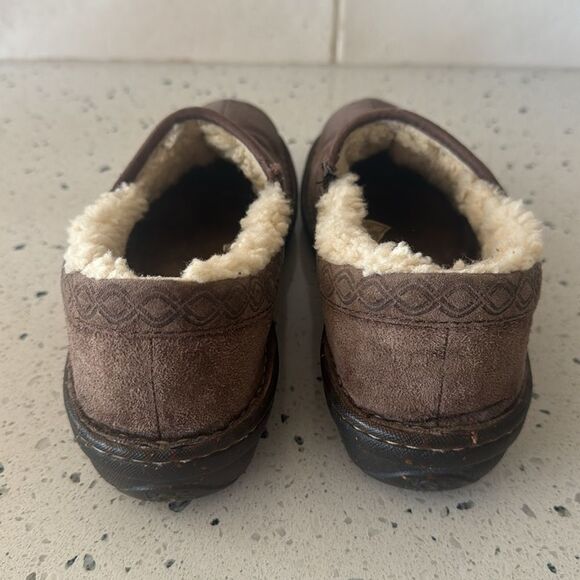UGG Australia Bettey 1757 Brown Suede Slip-On Clogs Loafers Shoes Casual Size 9 - Picture 2 of 13